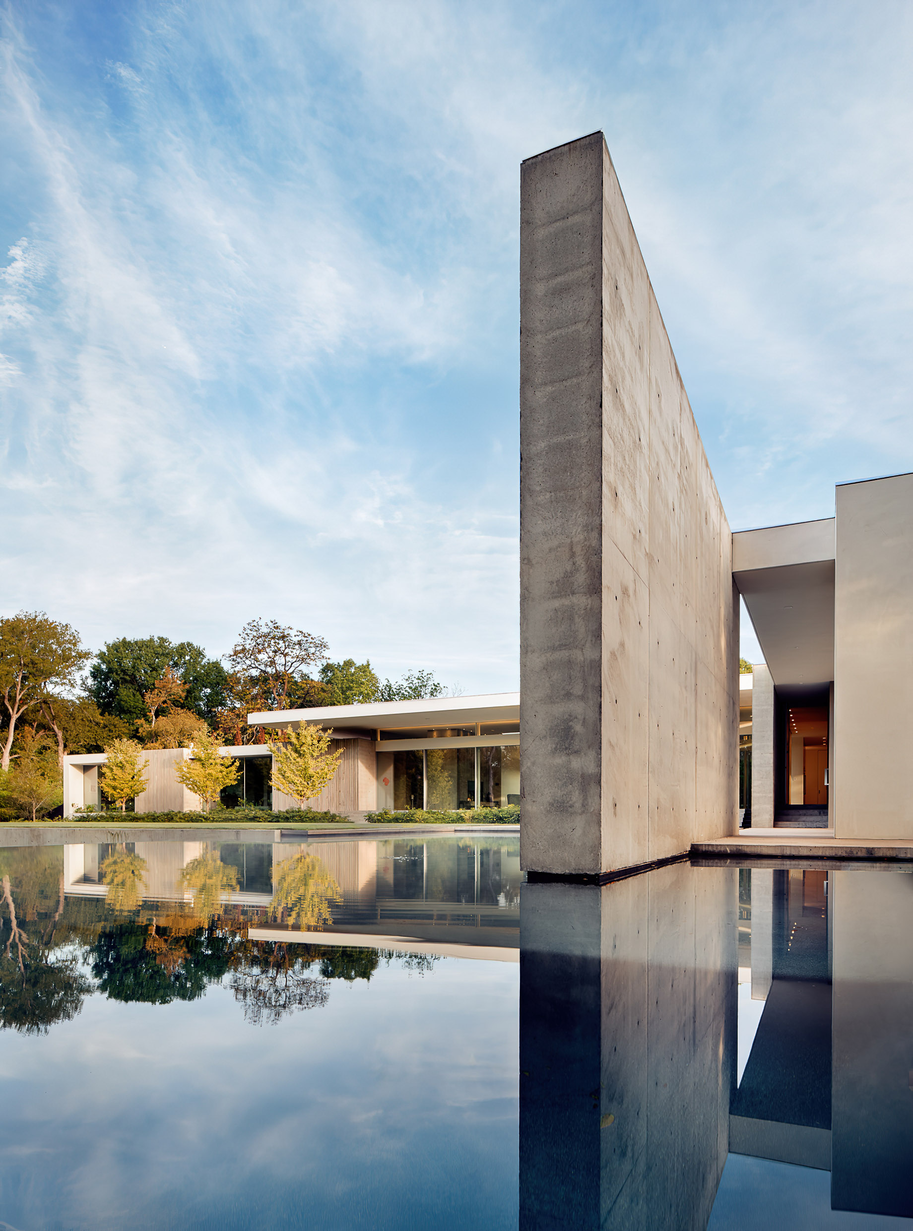 015 – Preston Hollow Brutalist Architecture Residence – Dallas, TX, USA – Exterior Pool
