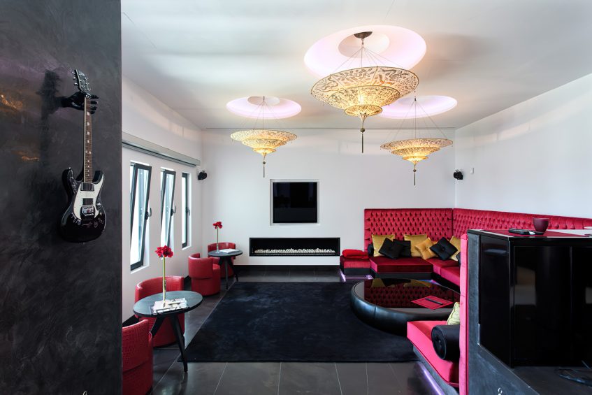 016 - Villa Beata Luxury Residence - Cascada de Camojan, Marbella, Spain - Living Room