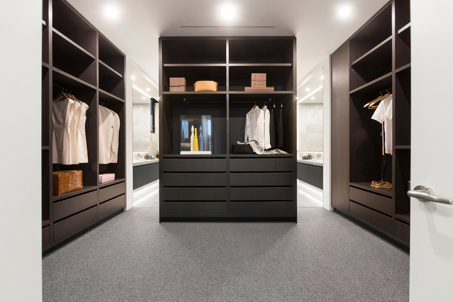 017 – Modern Contemporary Residence – 7 Teringa Place, Toorak, VIC, Australia – Walk in Closet