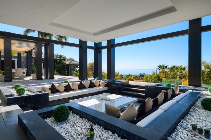 024 - Villa Beata Luxury Residence - Cascada de Camojan, Marbella, Spain - Outdoor Lounge