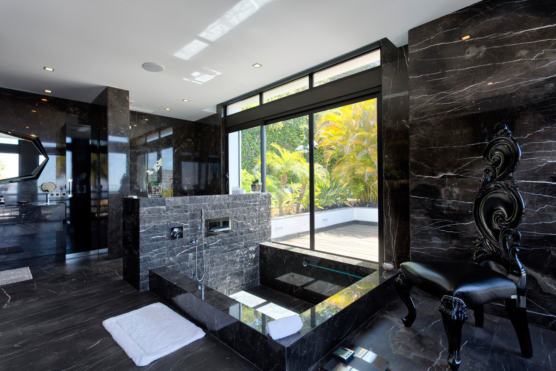 027 – Villa Beata Luxury Residence – Cascada de Camojan, Marbella, Spain – Bathroom