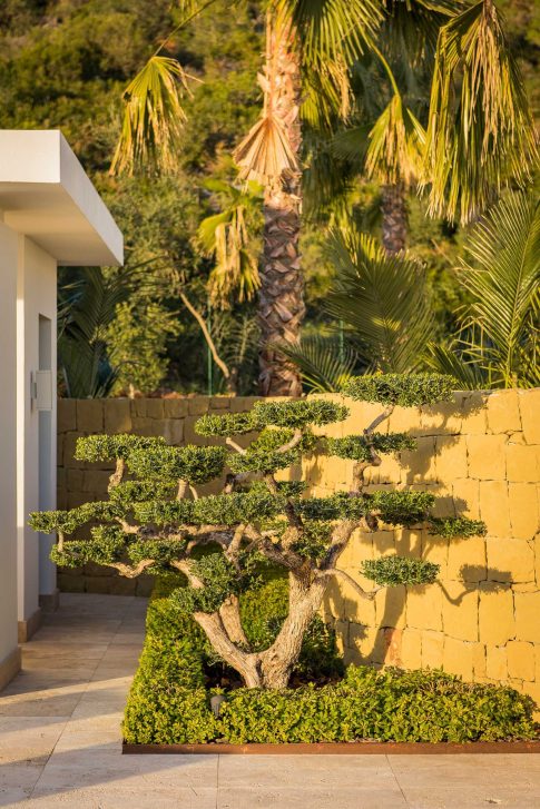 027 - Villa Camojan Luxury Residence - Cascada de Camojan, Marbella, Spain - Property Landscaping