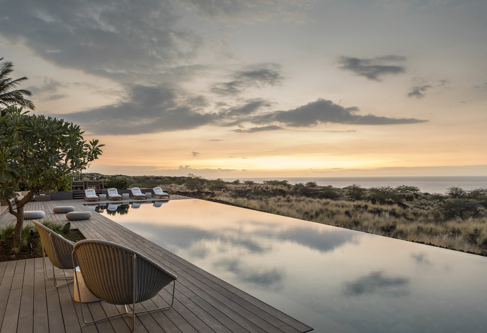 Kua Bay Luxury Residence – Kona Coast, Hawaii, USA – Oceanview Infinity Pool Sunset