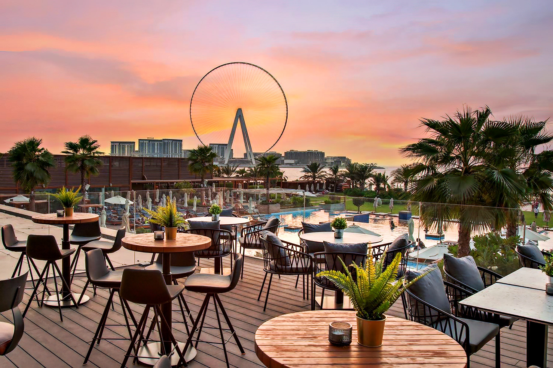 1 JBR - Jumeirah Beach Residence - Patio Dining - Dubai, United Arab Emirates