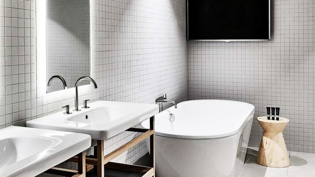 The Mitchelton Hotel - Mitchellstown, Victoria, Australia - Bathroom