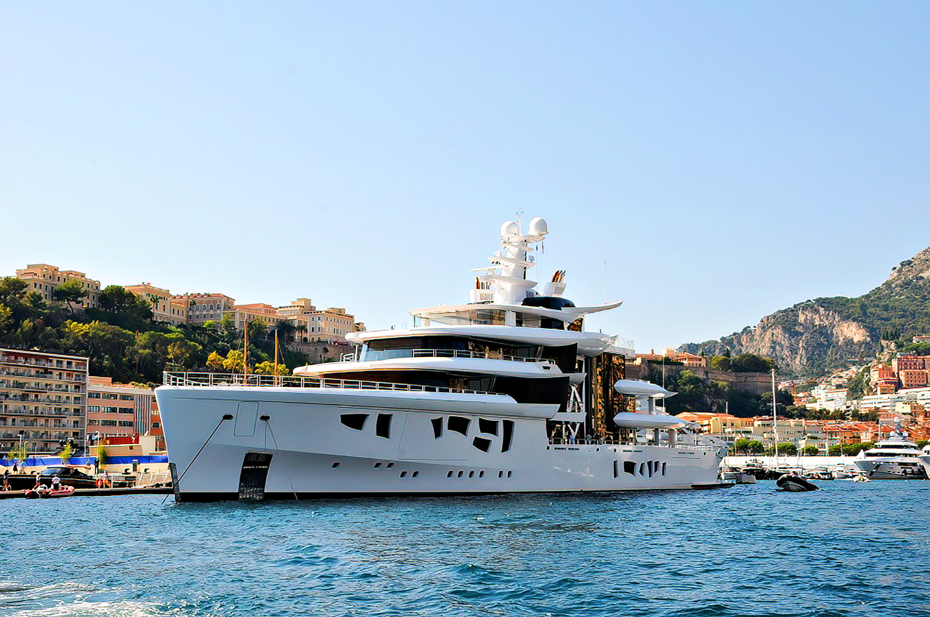 M/Y ARTEFACT Luxury Superyacht