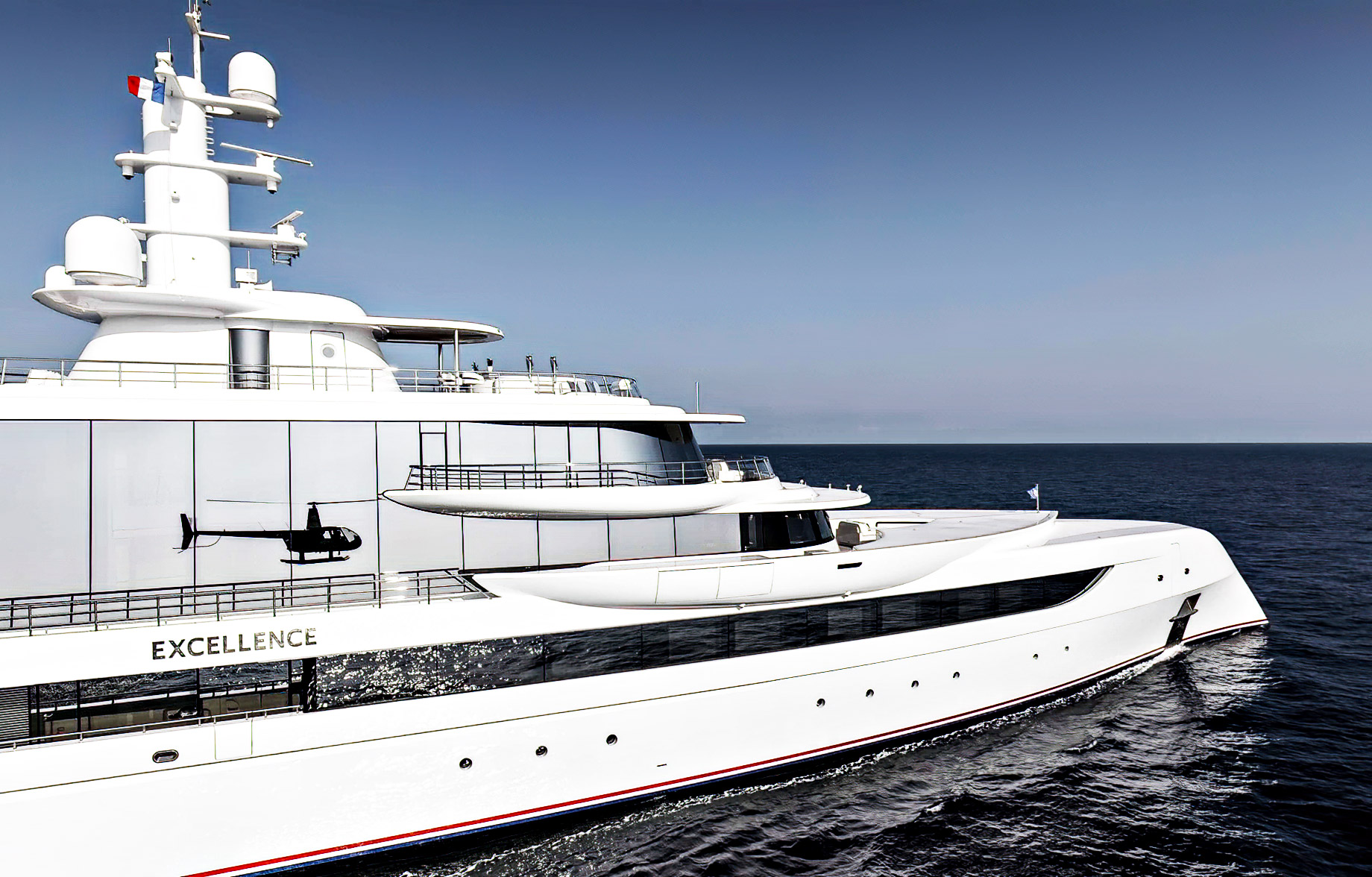 luxury superyacht market