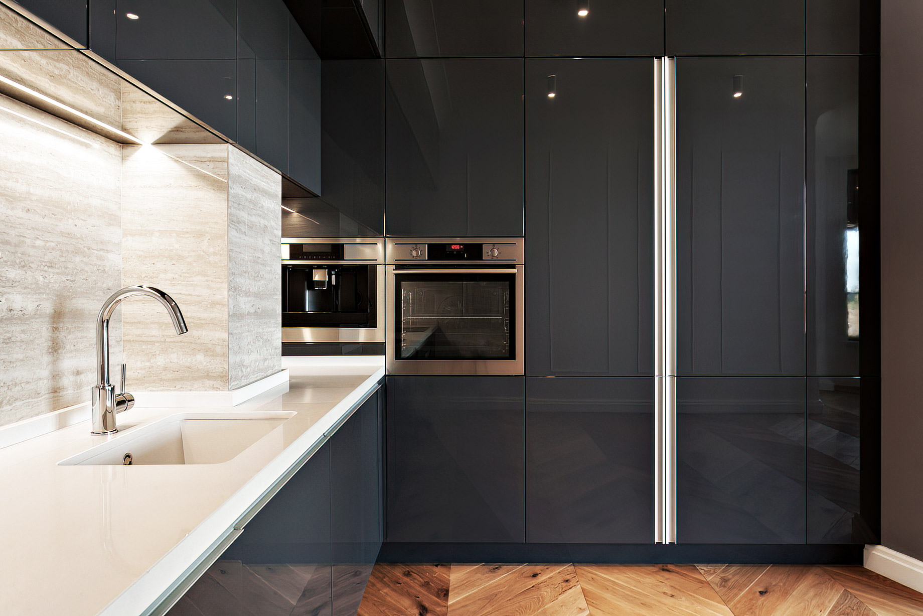 Modern Kitchen Cabinetry with Built-in Appliances