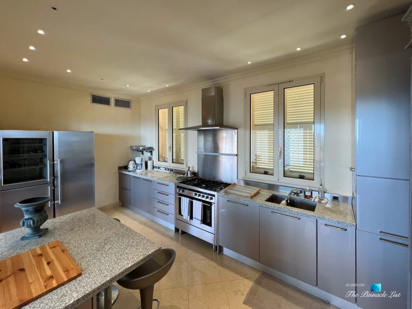 Monaco Long Term Rentals - Explore A Refined Luxury Duplex In Monaco Ville - Kitchen