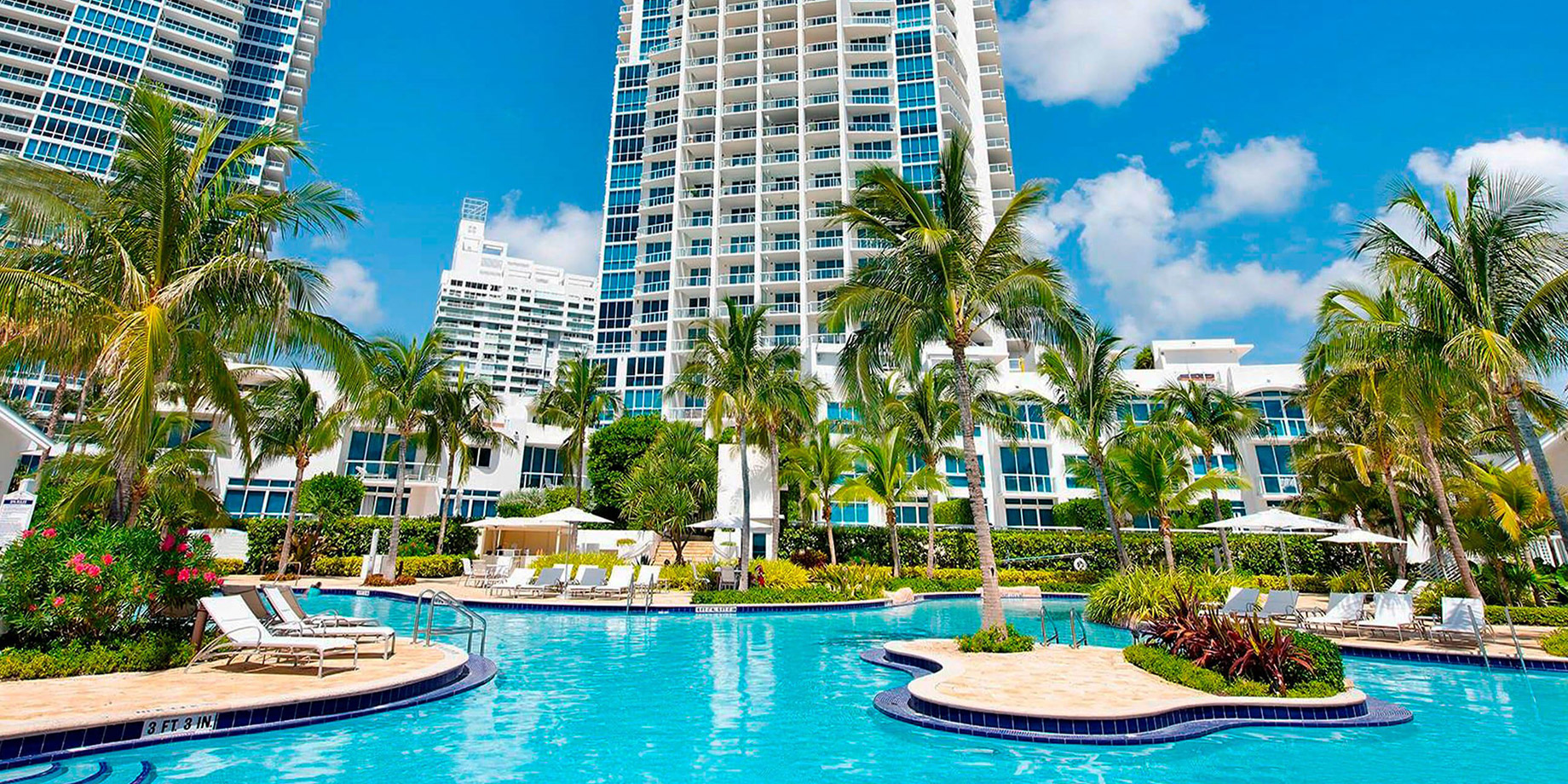 Pool - Continuum Luxury Condos - South Beach, Miami, Florida