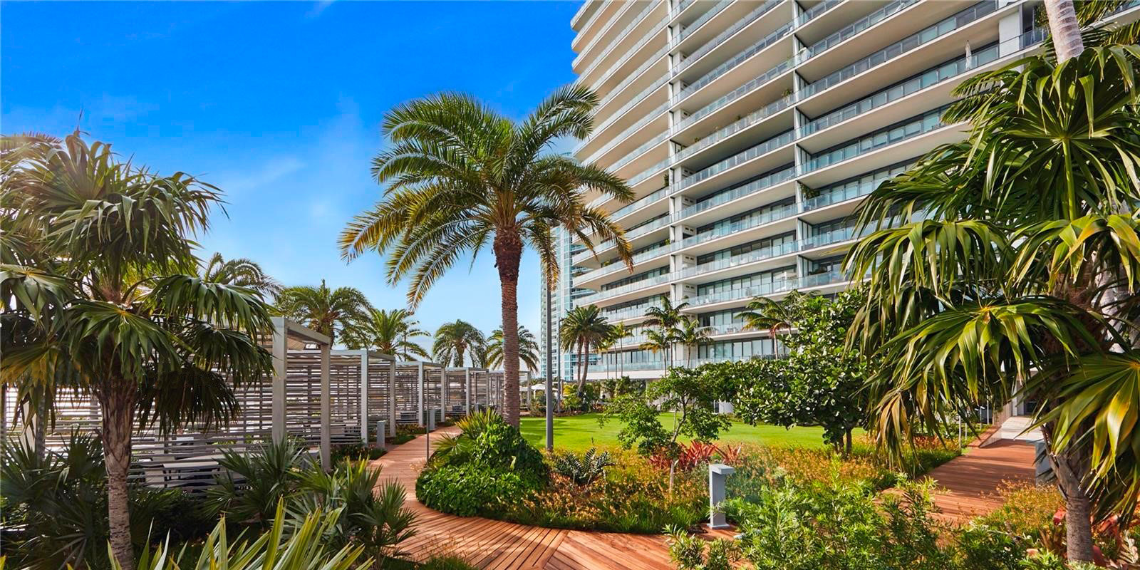 Tropical Garden - Apogee Condominium - South Beach, Miami, Florida