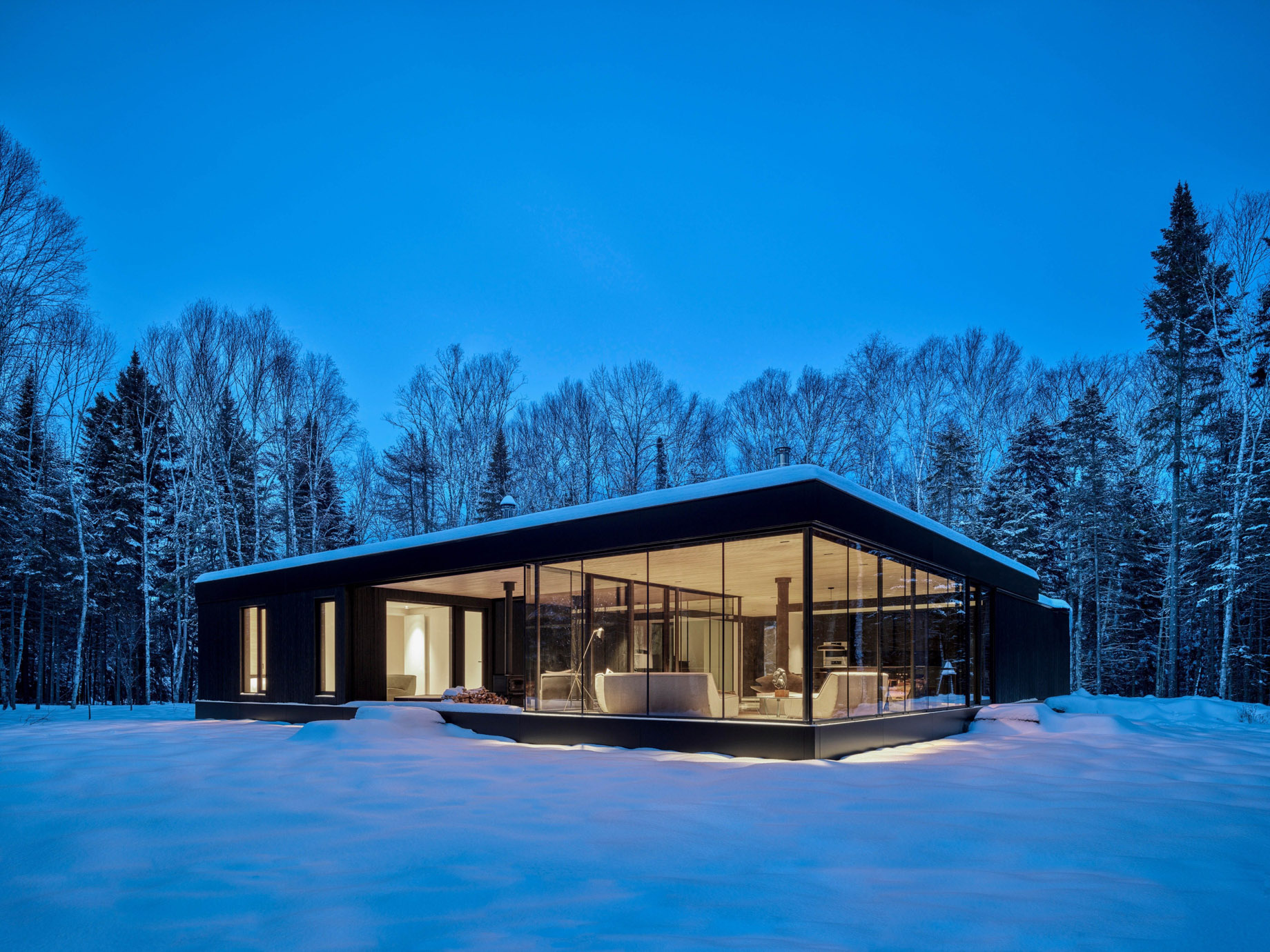 The Apple Tree House - Saint-Donat-de-Montcalm, QC, Canada