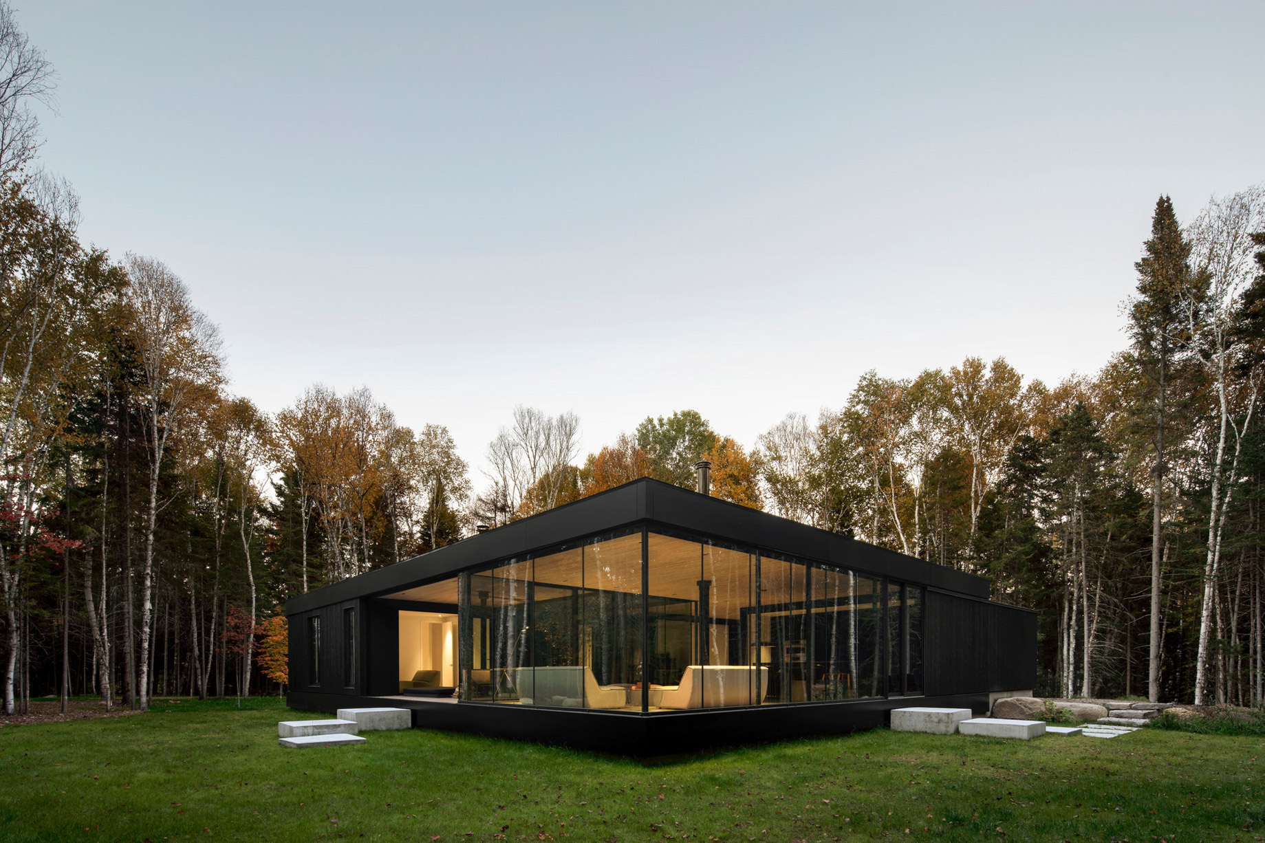 The Apple Tree House - Saint-Donat-de-Montcalm, QC, Canada