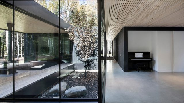 The Apple Tree House - Saint-Donat-de-Montcalm, QC, Canada