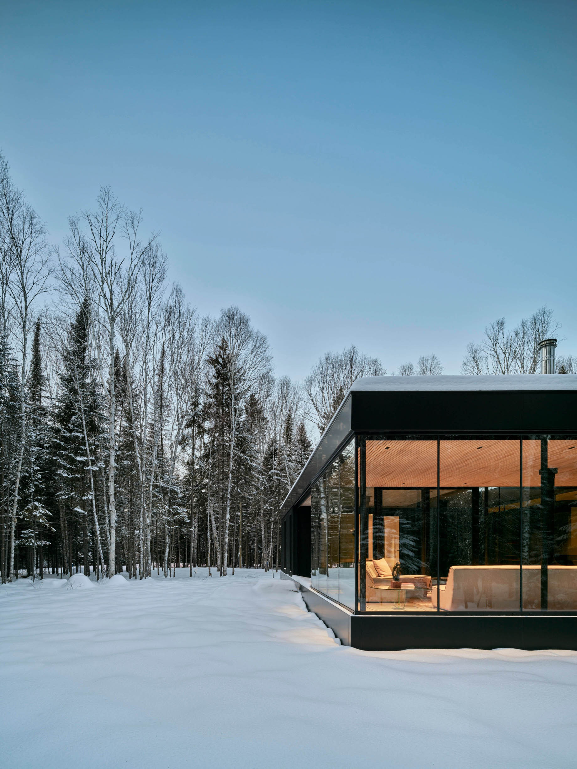 The Apple Tree House - Saint-Donat-de-Montcalm, QC, Canada