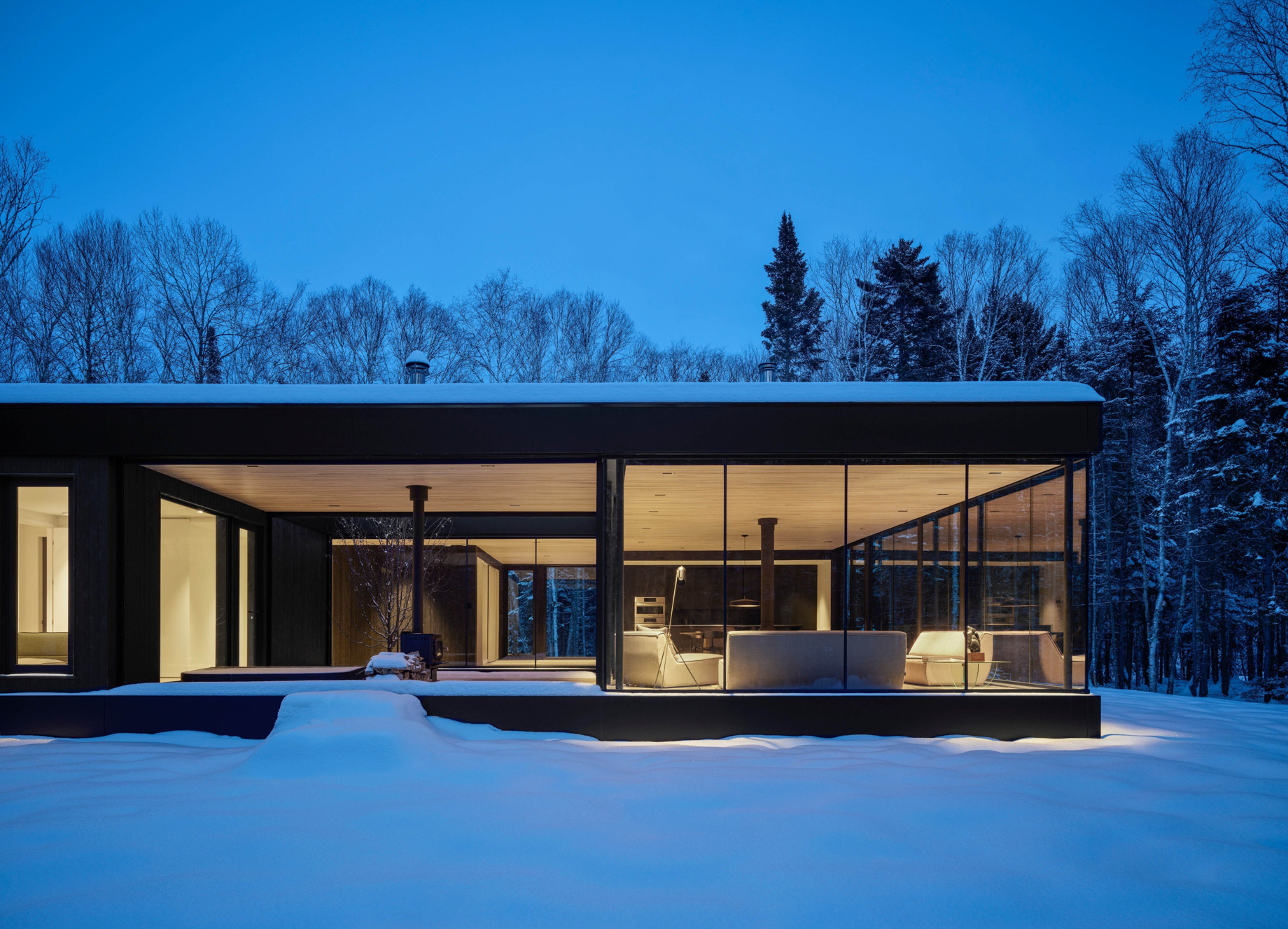 The Apple Tree House - Saint-Donat-de-Montcalm, QC, Canada