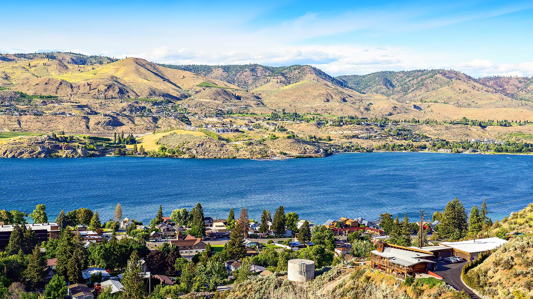 Lakefront Homes - Chelan, Washington, USA