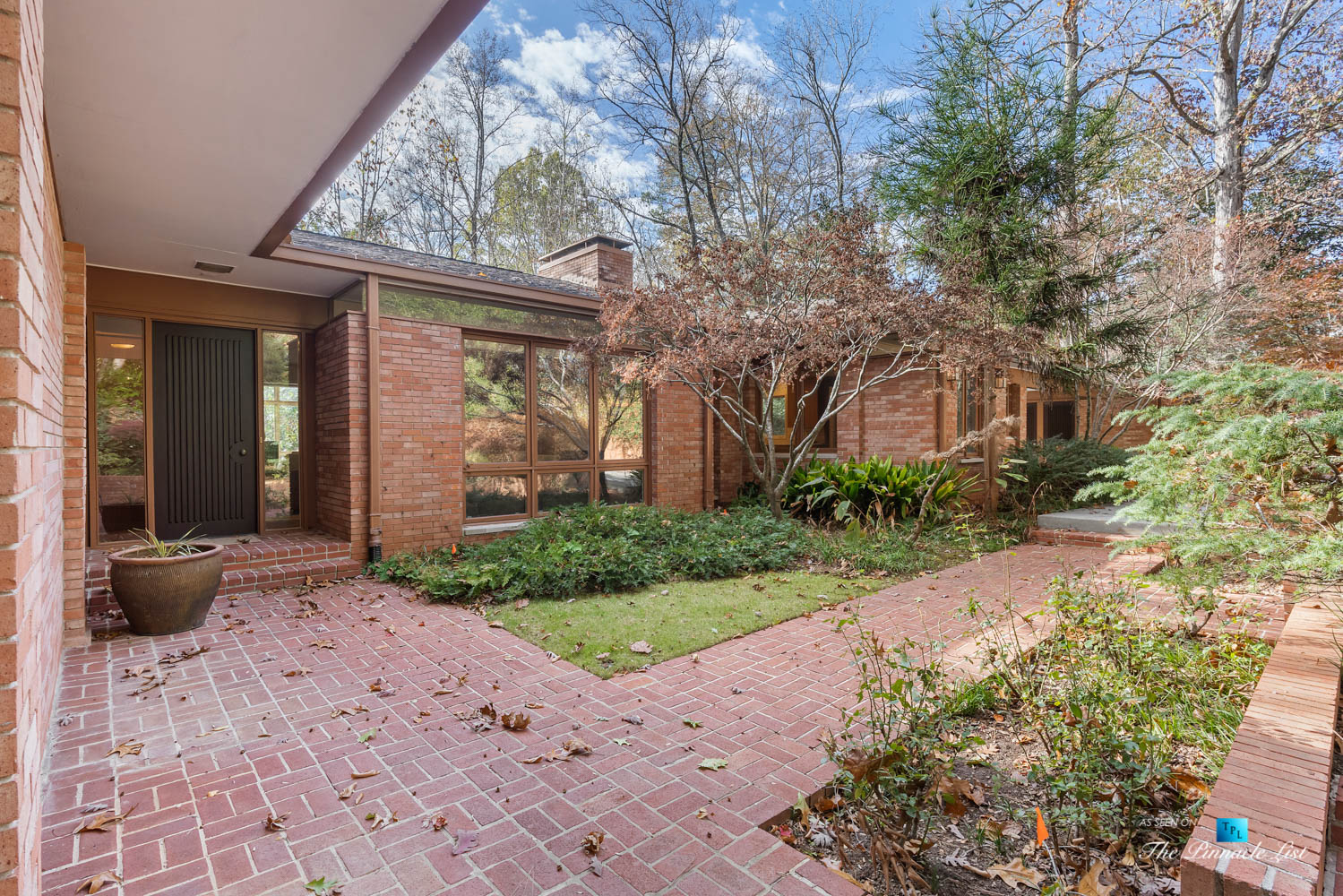 3579 Castlegate Dr NW, Atlanta, GA, USA - Mid Century Modern - Luxury Real Estate