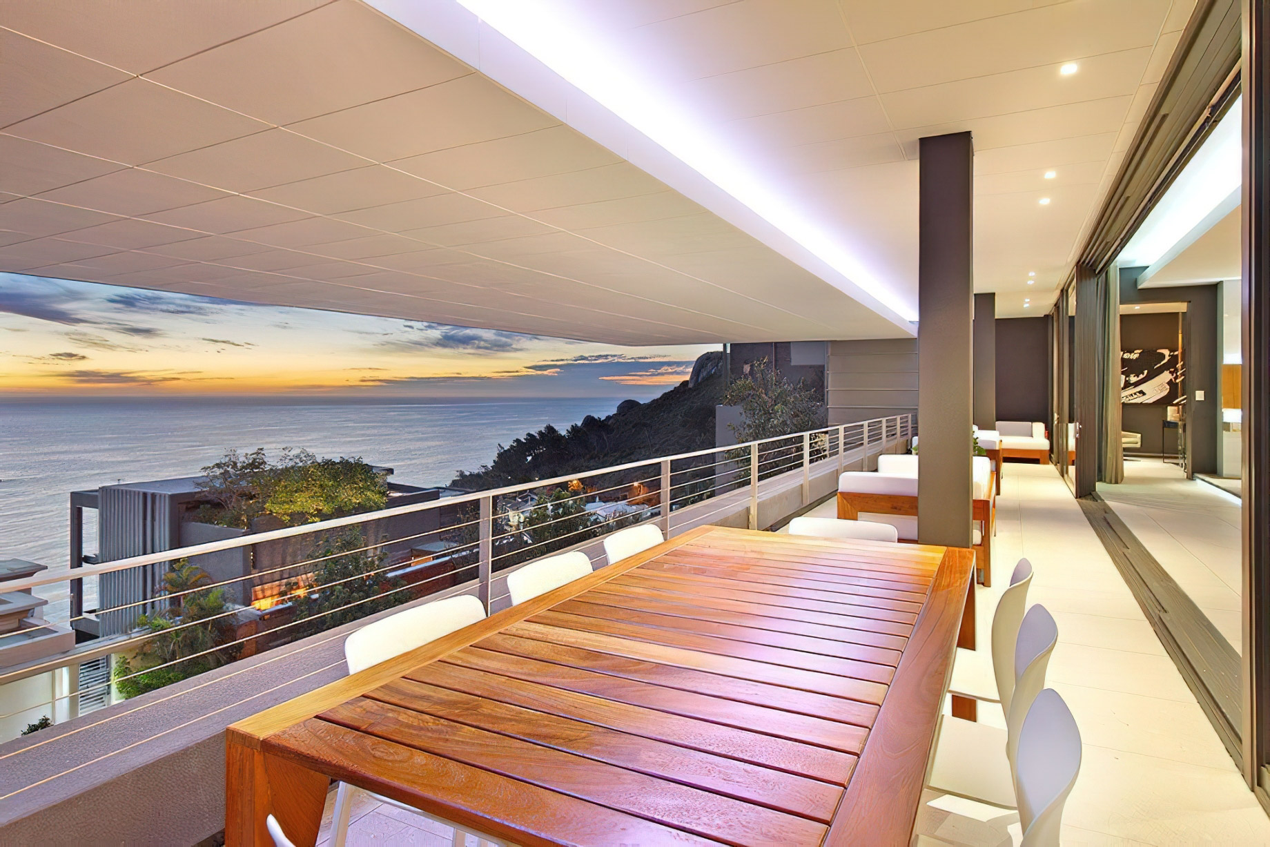 Pentagon Villa - 5 Nettleton Rd, Clifton, Cape Town, South Africa