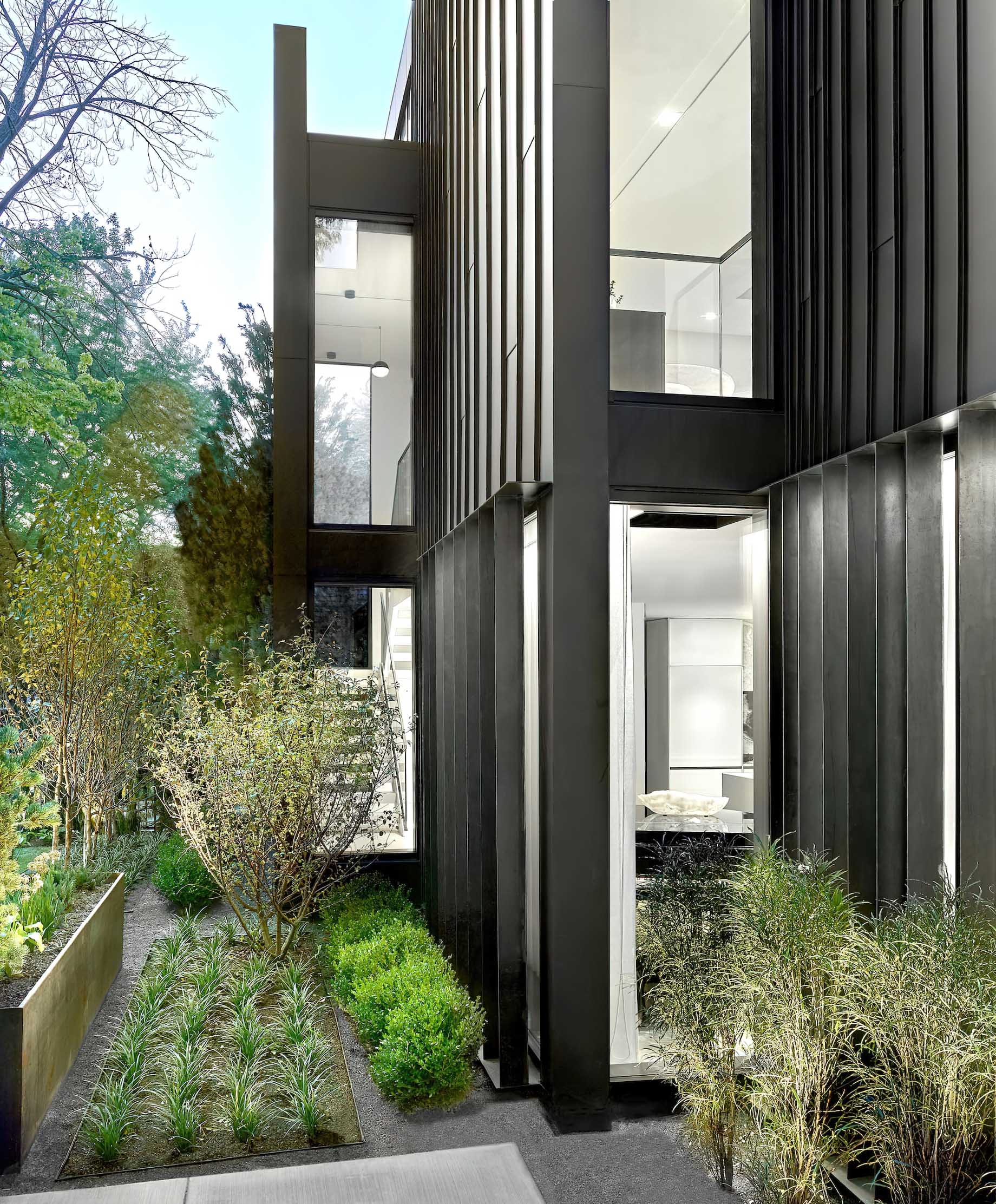 Zinc House Lakeview Residence – West Wellington Ave, Chicago, IL, USA ...
