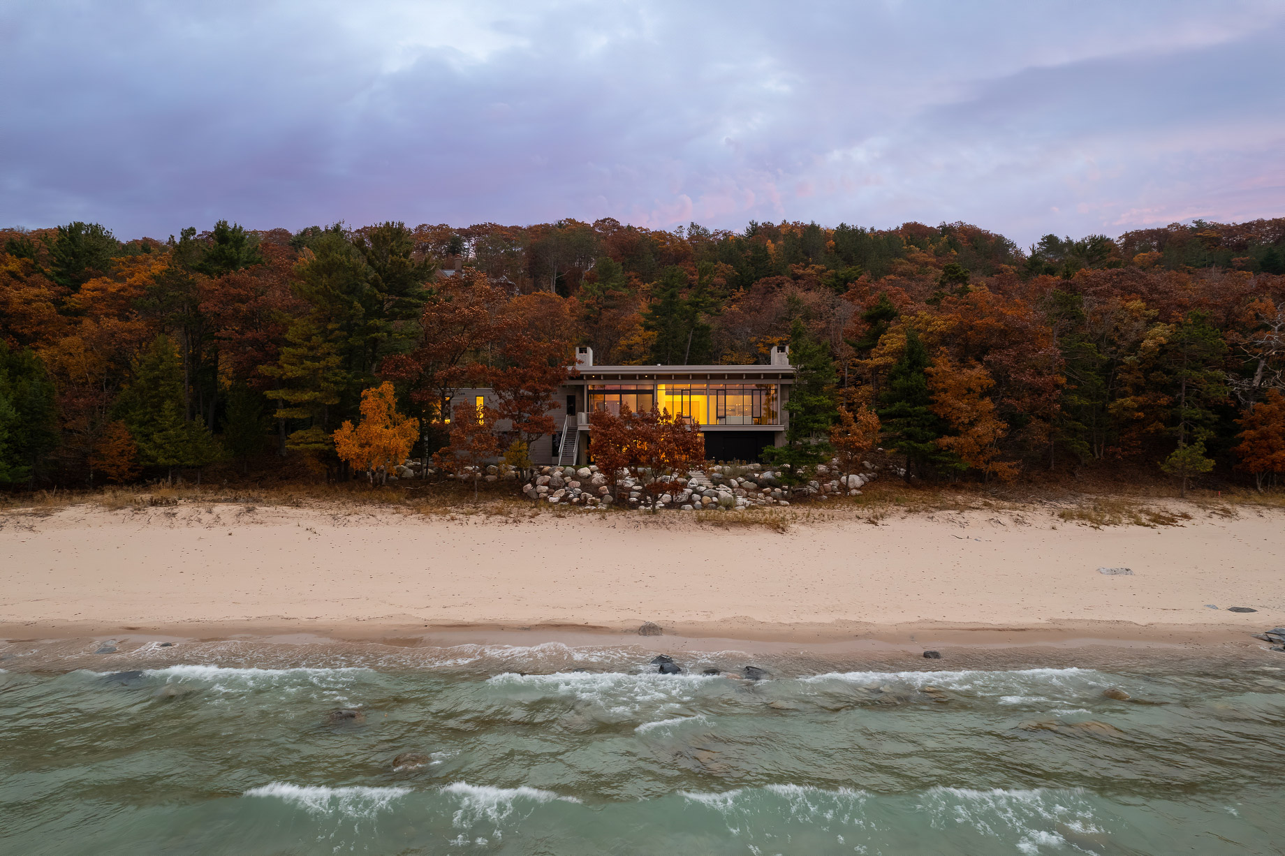 Lower Shore Beach House – Harbour Springs, MI, USA