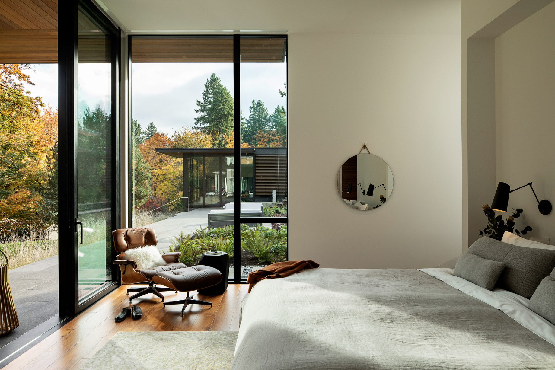Glass Link Northwest Contemporary Home – Portland, OR, USA