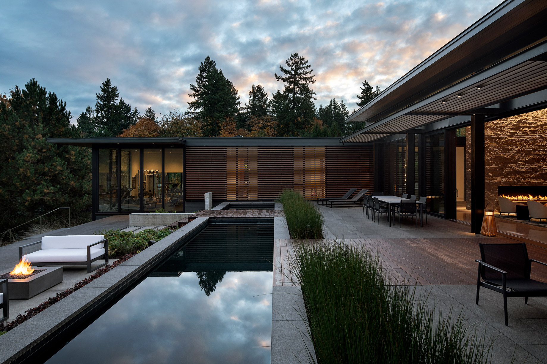 Glass Link Northwest Contemporary Home - Portland, OR, USA