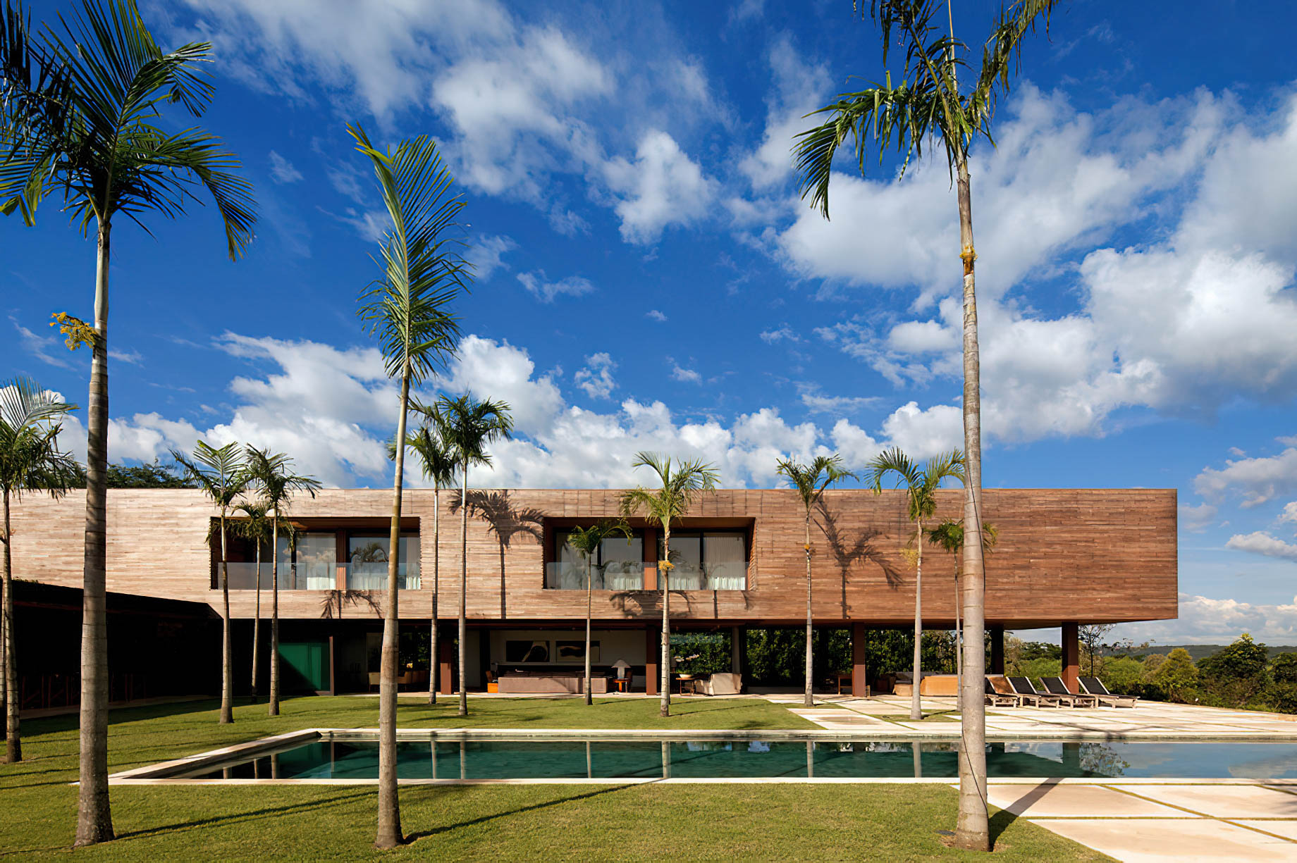 CT House Contemporary Residence - Bragança Paulista, Brazil