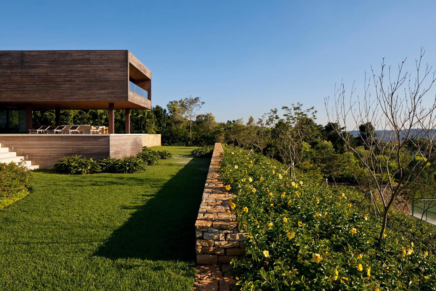 CT House Contemporary Residence - Bragança Paulista, Brazil