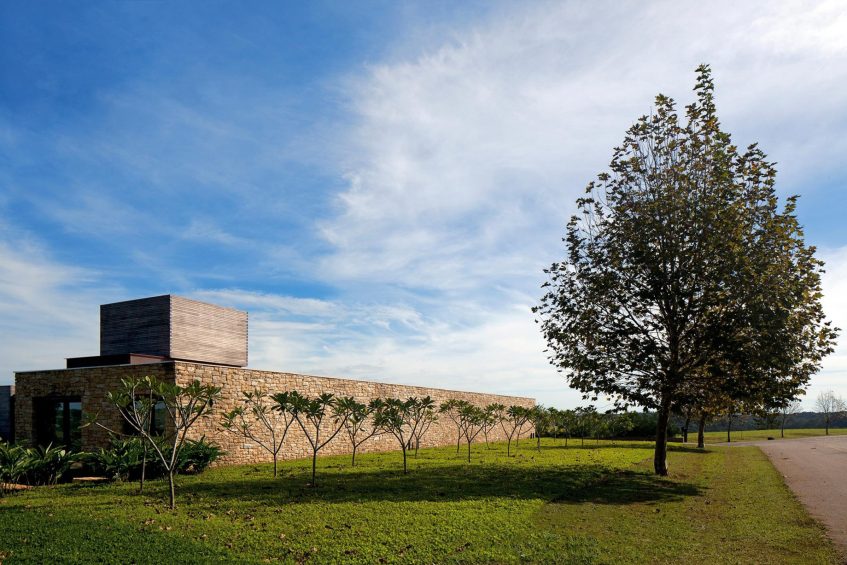 CT House Contemporary Residence - Bragança Paulista, Brazil