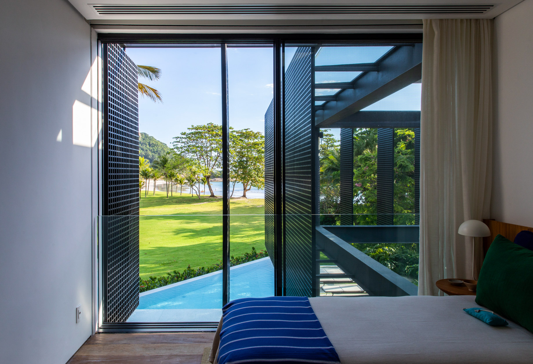 JSL House Costa Verde Residence – Paraty, Brazil