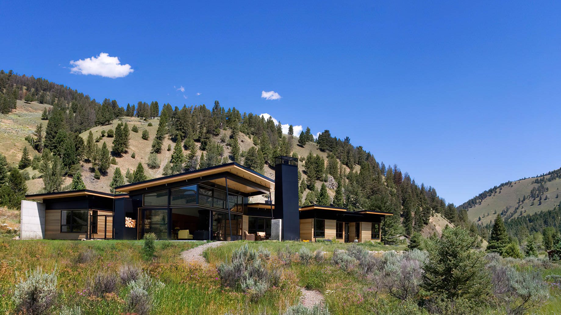 River Bank Sustainable Luxury House – Big Sky, MT, USA 🇺🇸