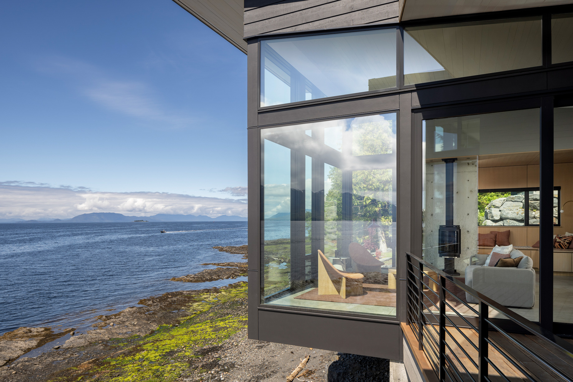 Tongass Ledge Modern Oceanfront House - Ketchikan, AK, USA