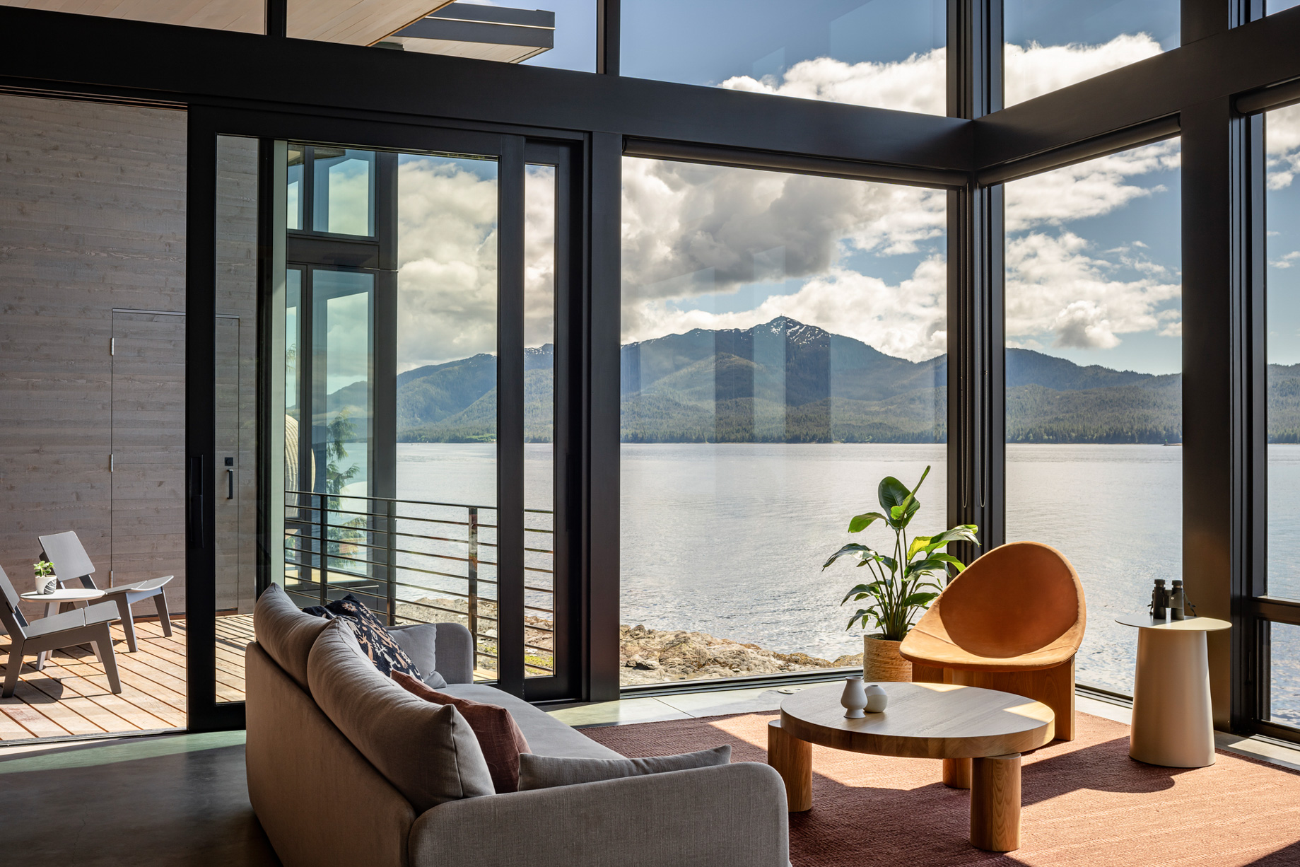 Tongass Ledge Modern Oceanfront House - Ketchikan, AK, USA