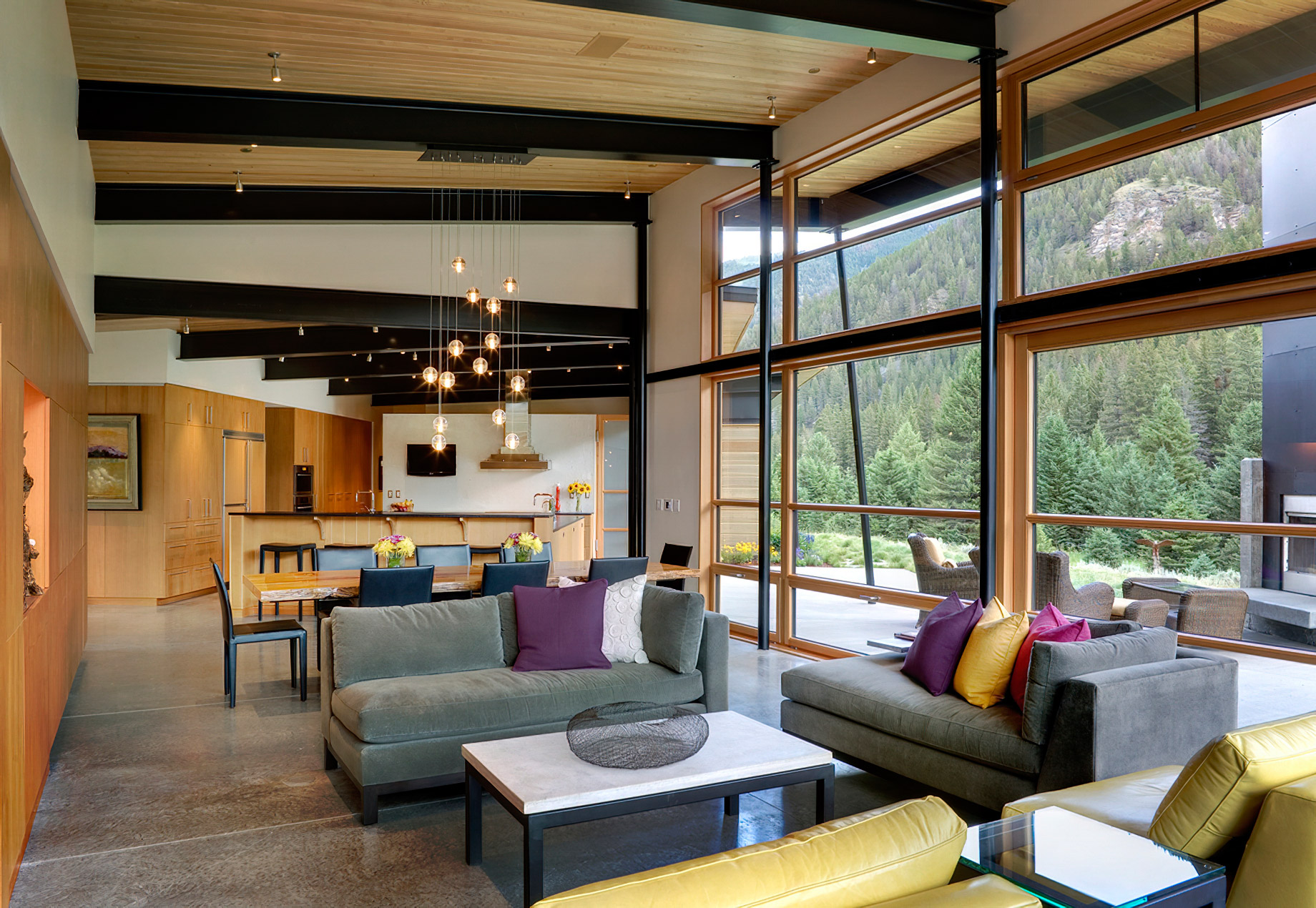 River Bank Sustainable Luxury House – Big Sky, MT, USA