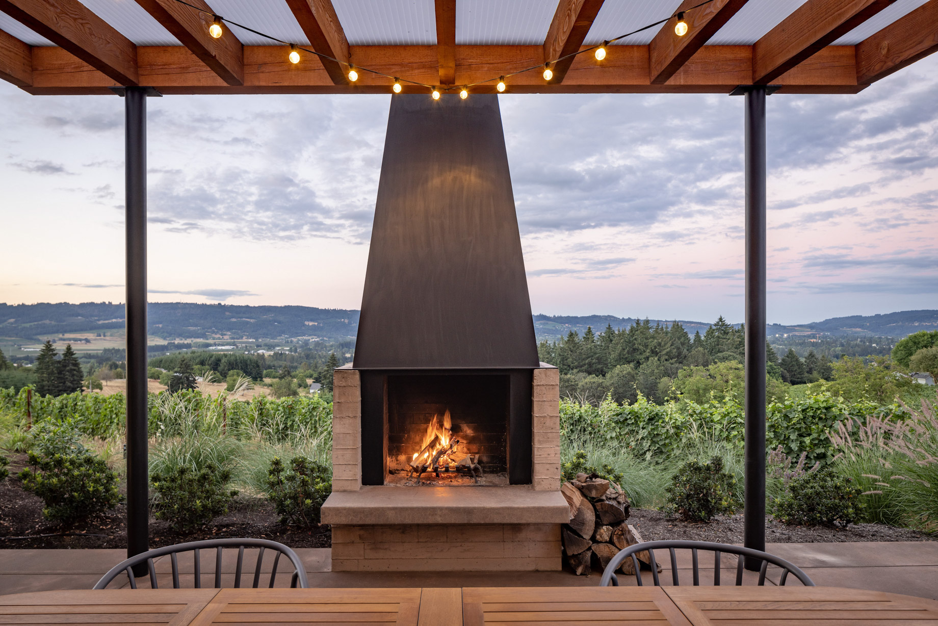 Big Fir Vineyard Natural Modern House – Dundee, OR, USA