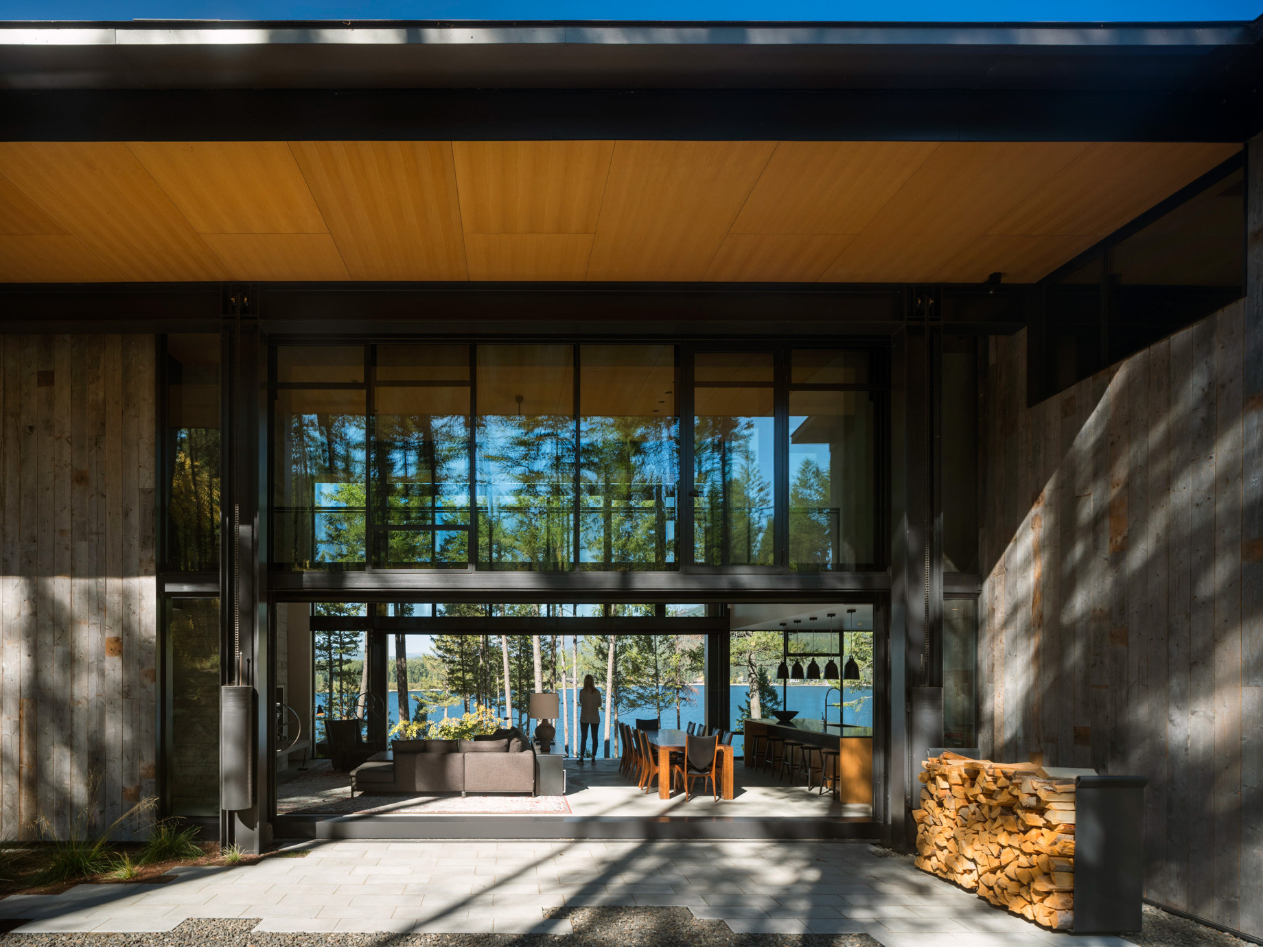 Dragonfly Modern Lake House – Whitefish, MT, USA