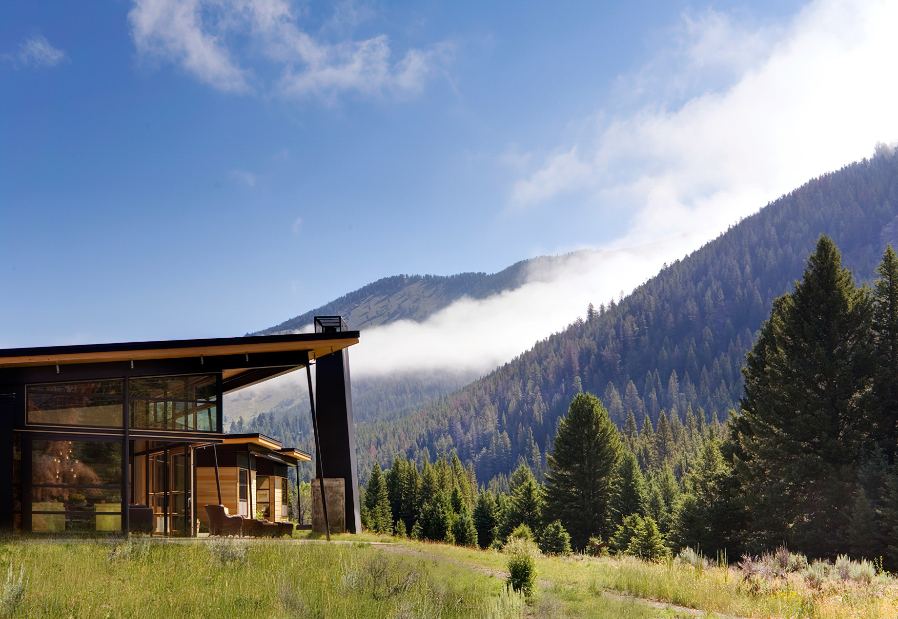 River Bank Sustainable Luxury House – Big Sky, MT, USA