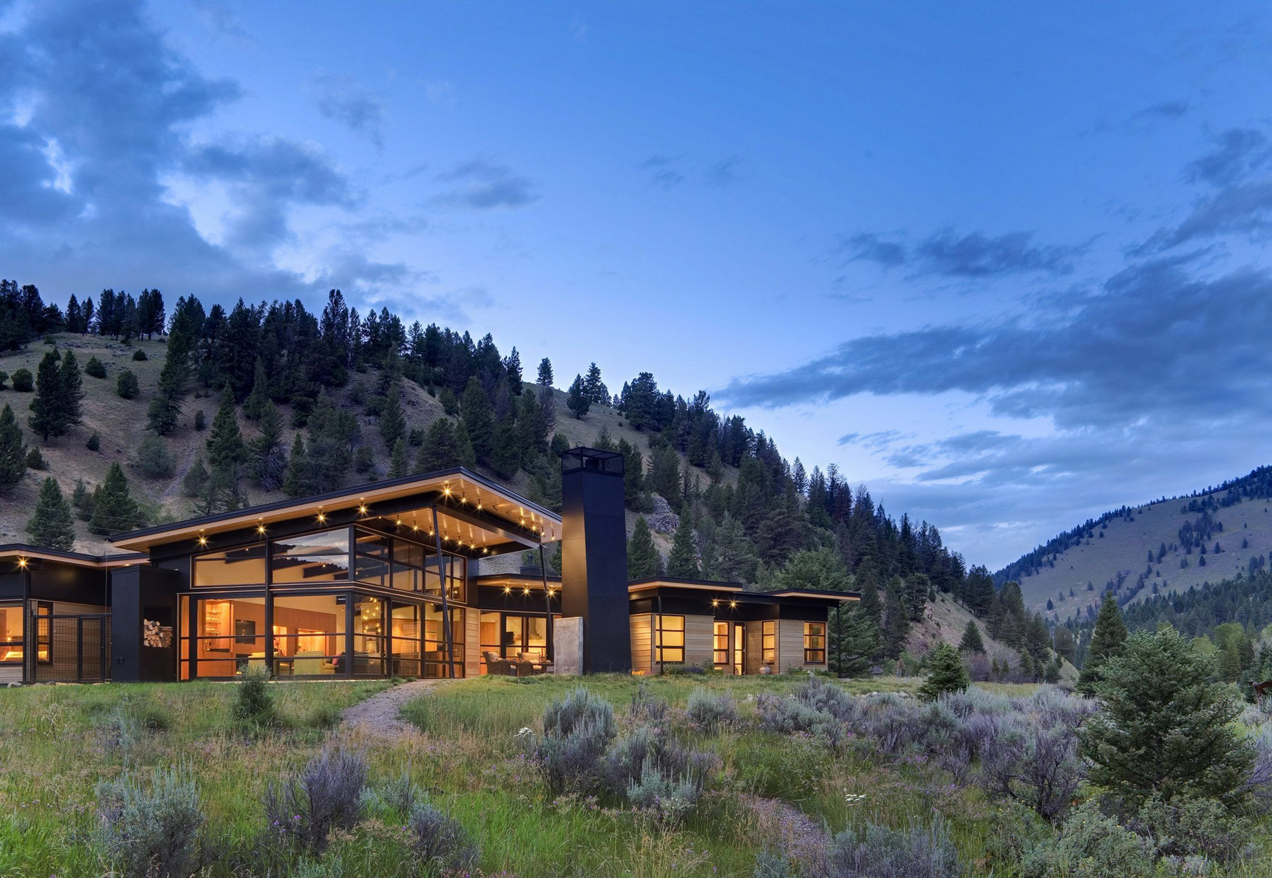 River Bank Sustainable Luxury House – Big Sky, MT, USA