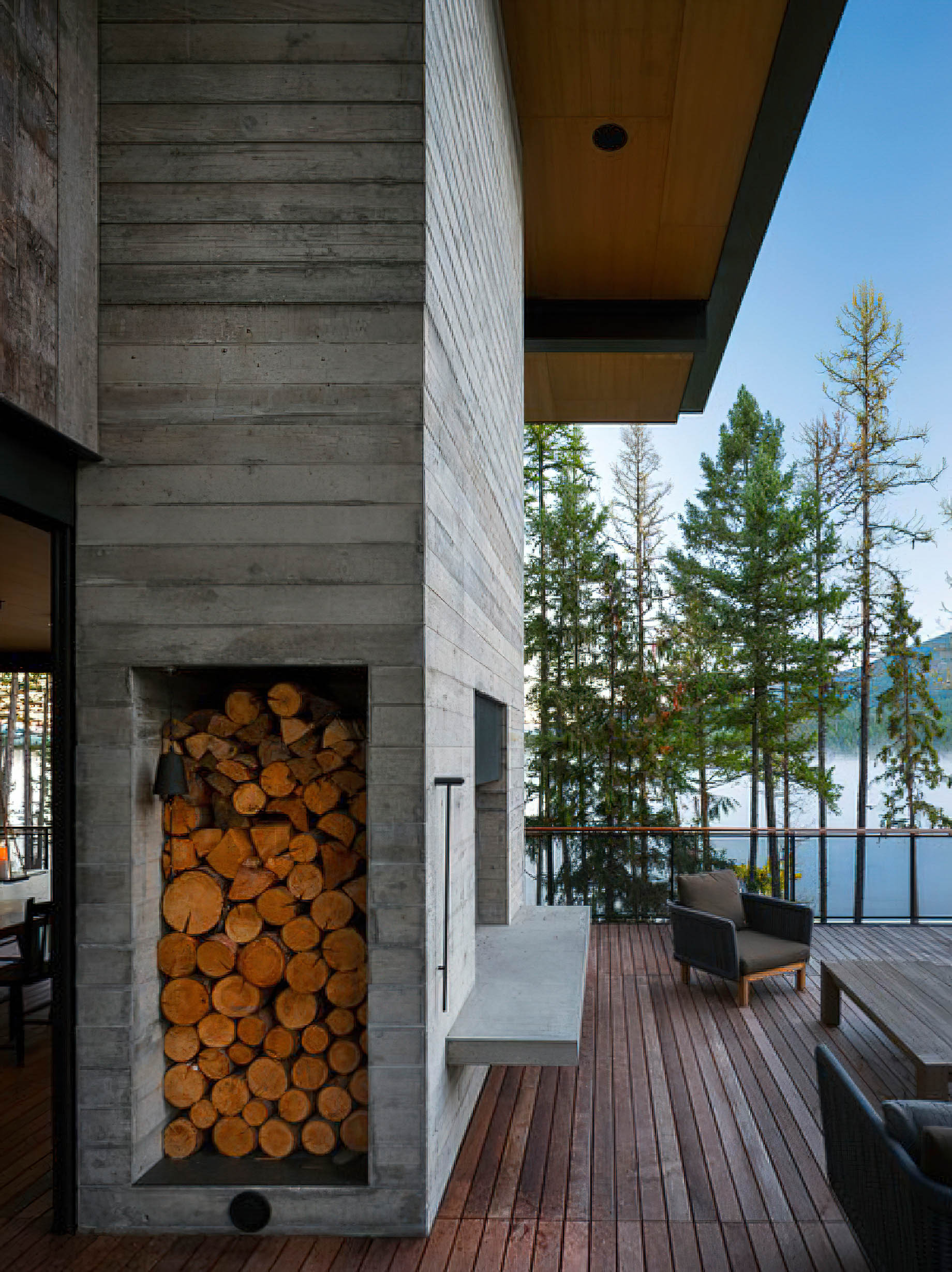 Dragonfly Modern Lake House - Whitefish, MT, USA