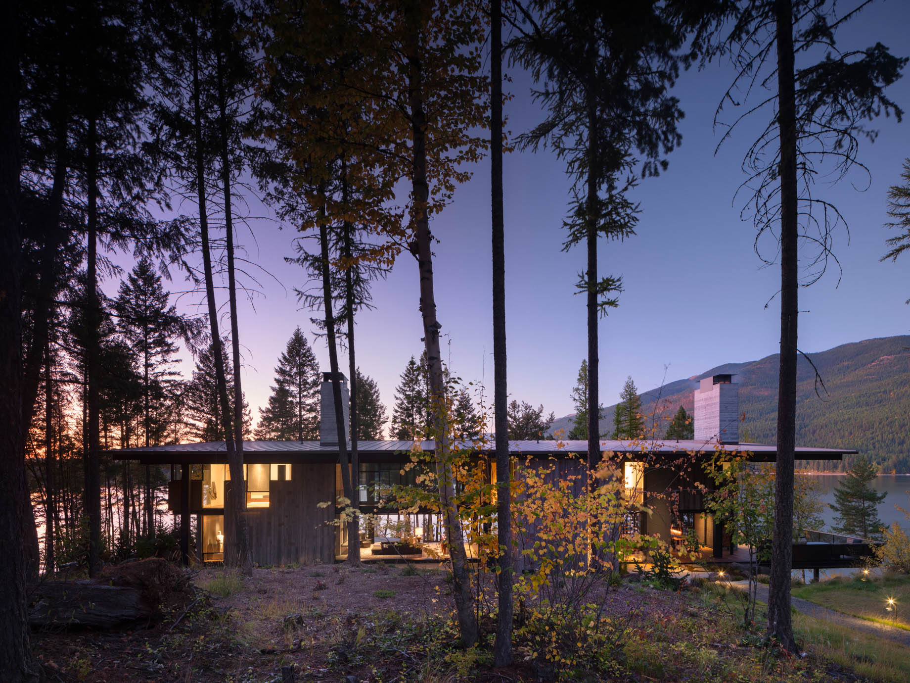 Dragonfly Modern Lake House - Whitefish, MT, USA