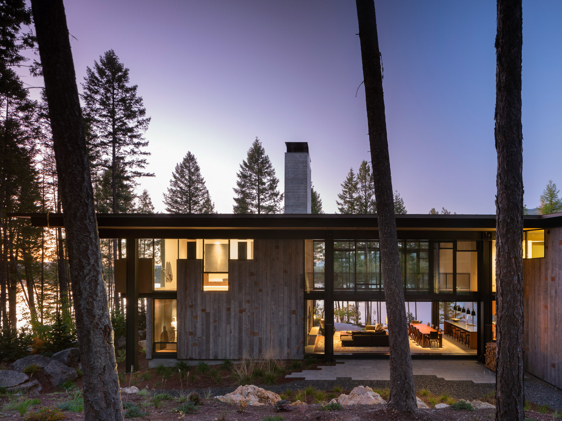 Dragonfly Modern Lake House - Whitefish, MT, USA