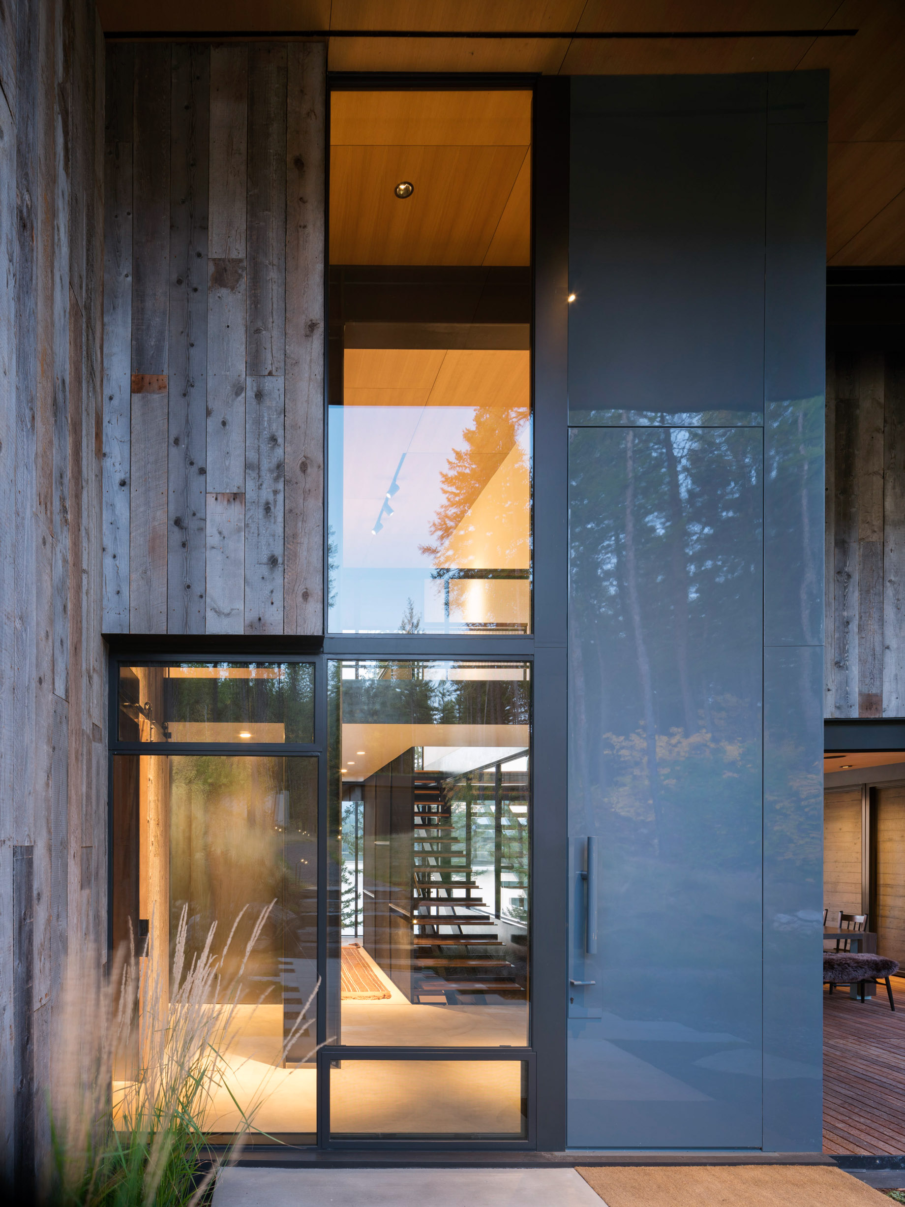 Dragonfly Modern Lake House - Whitefish, MT, USA