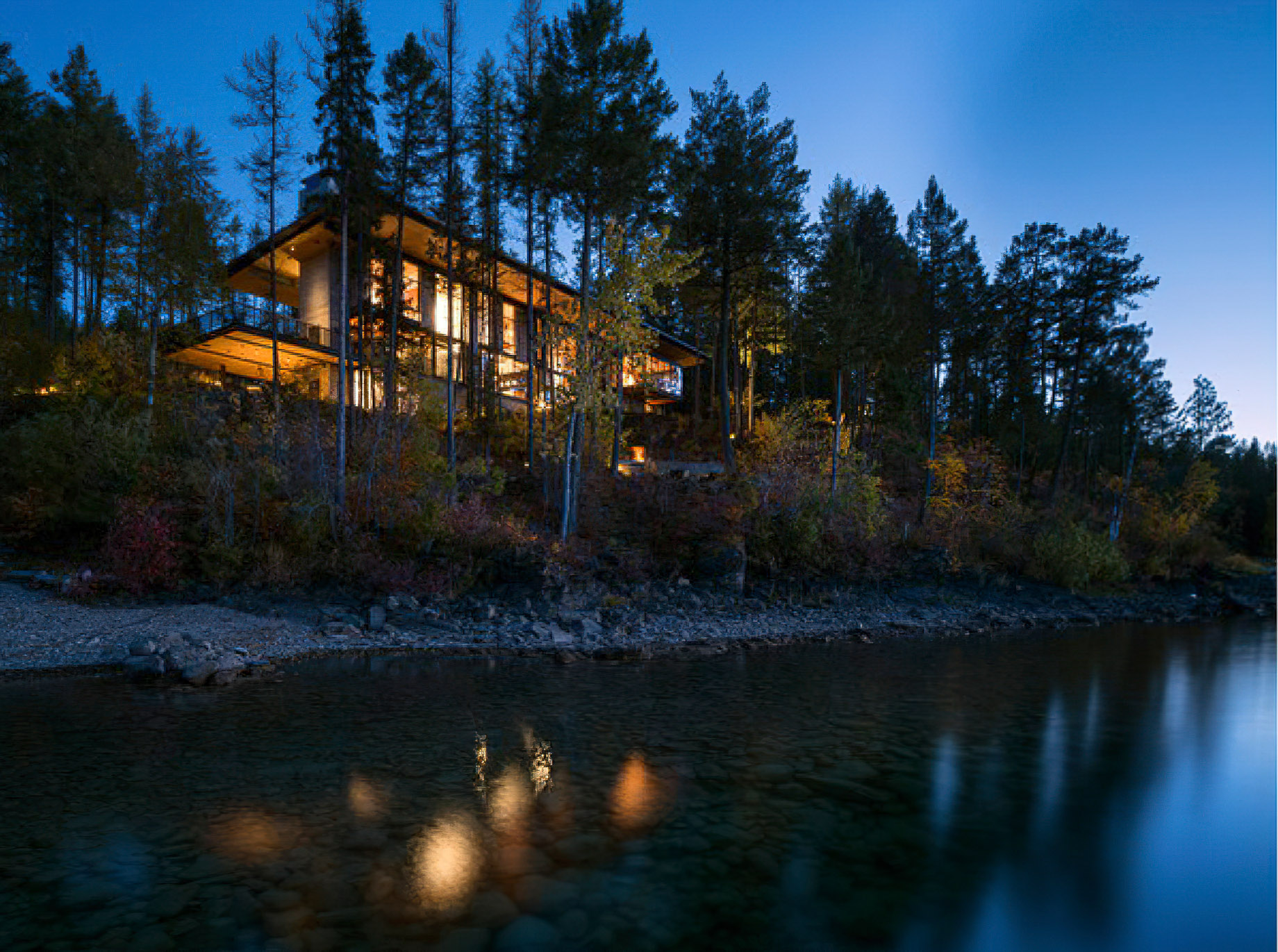 Dragonfly Modern Lake House - Whitefish, MT, USA