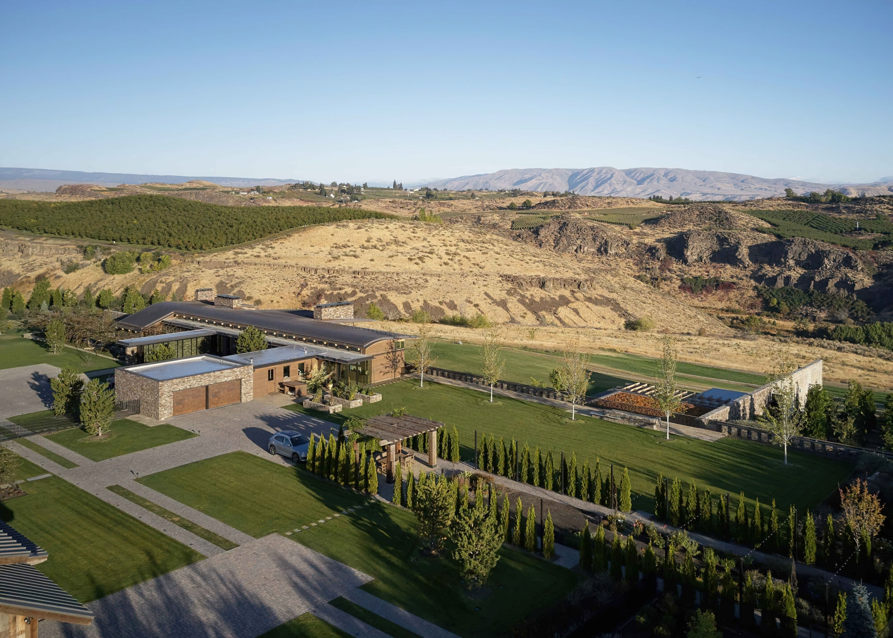 Orchard Canyon Contemporary Residence - Cowiche, WA, USA