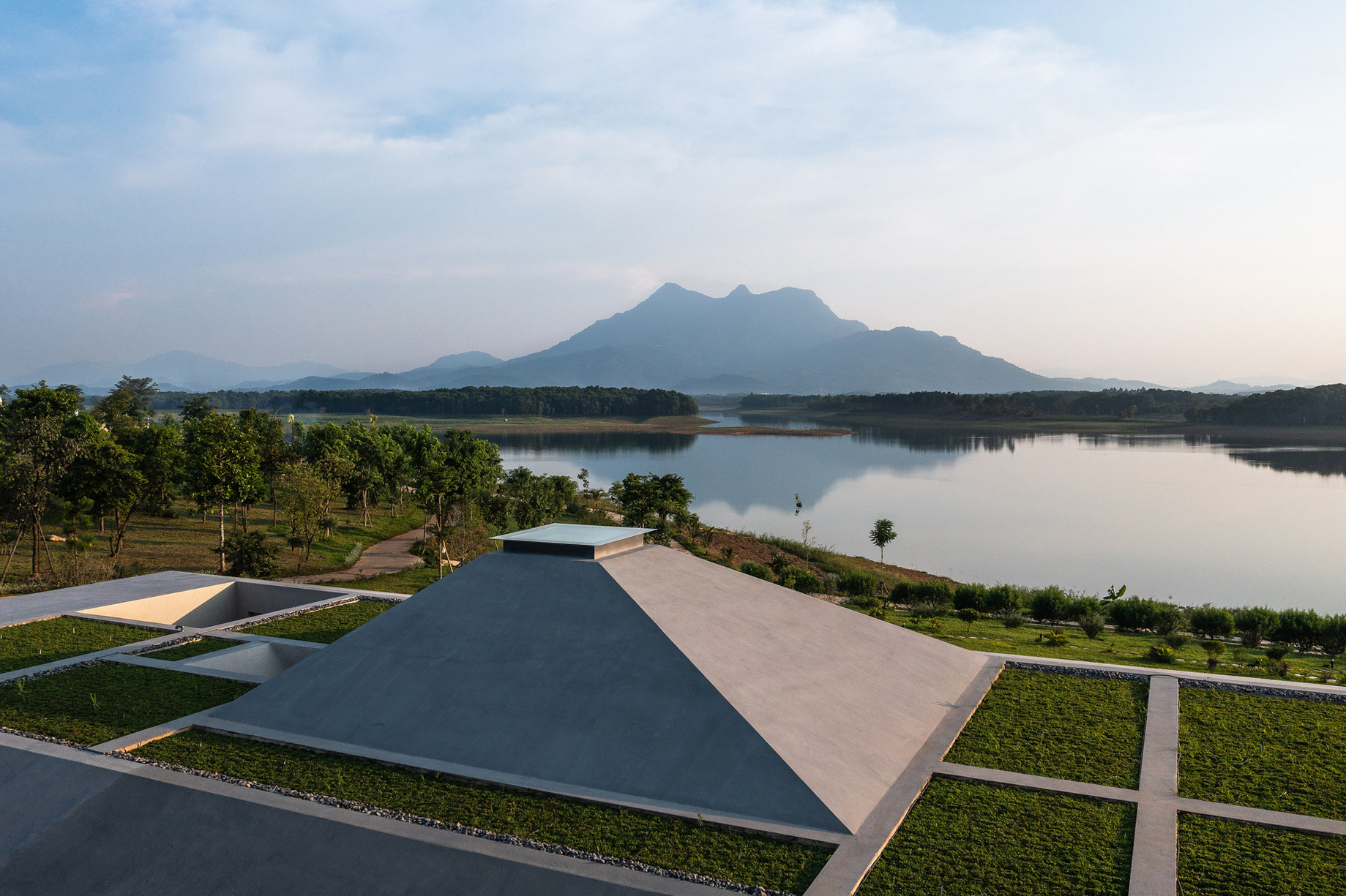 SuoiHai Lake Tan Vien Mountain View Villa - Ho Suoi Hai, Ba Vi, Hanoi, Vietnam