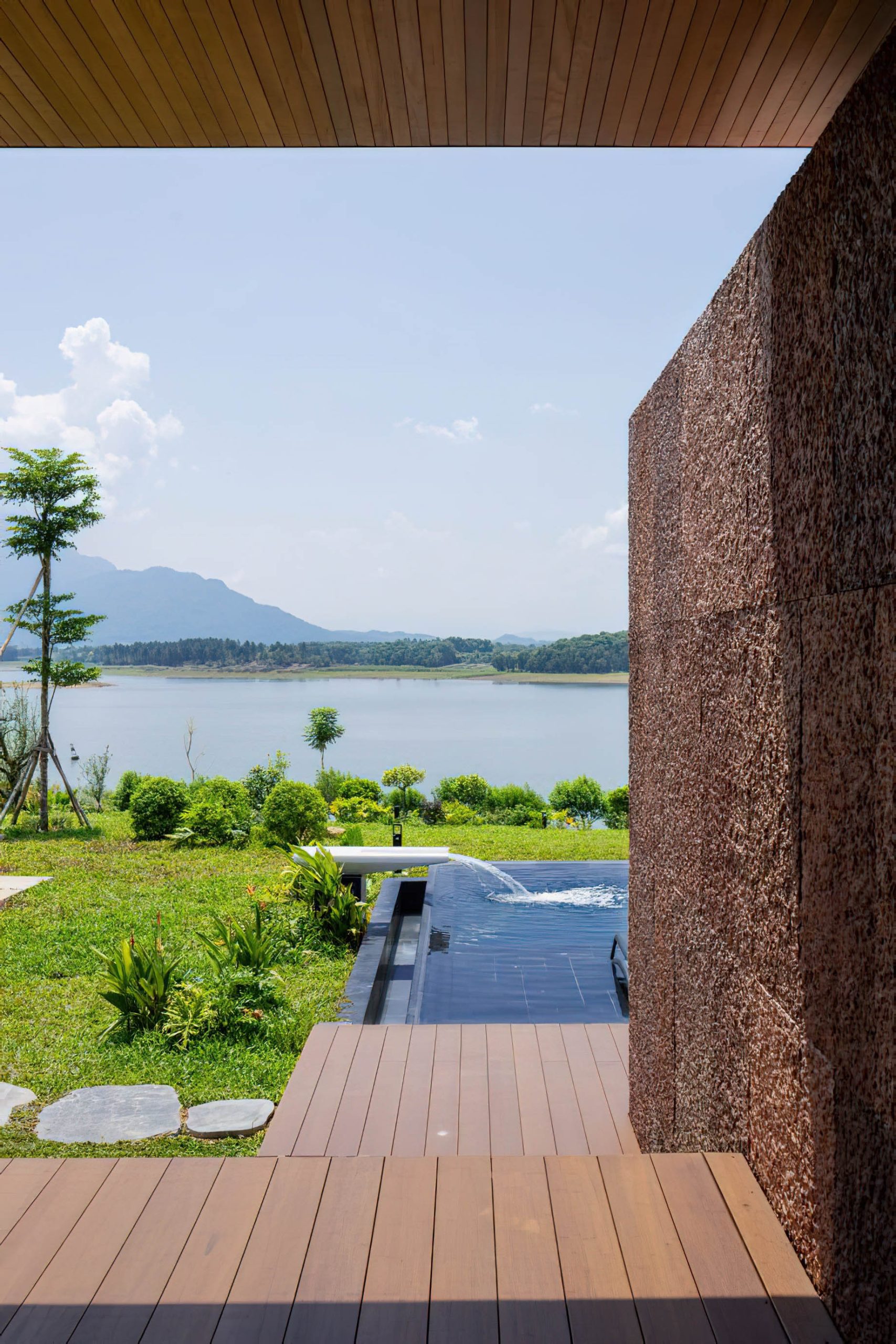 SuoiHai Lake Tan Vien Mountain View Villa – Ho Suoi Hai, Ba Vi, Hanoi, Vietnam