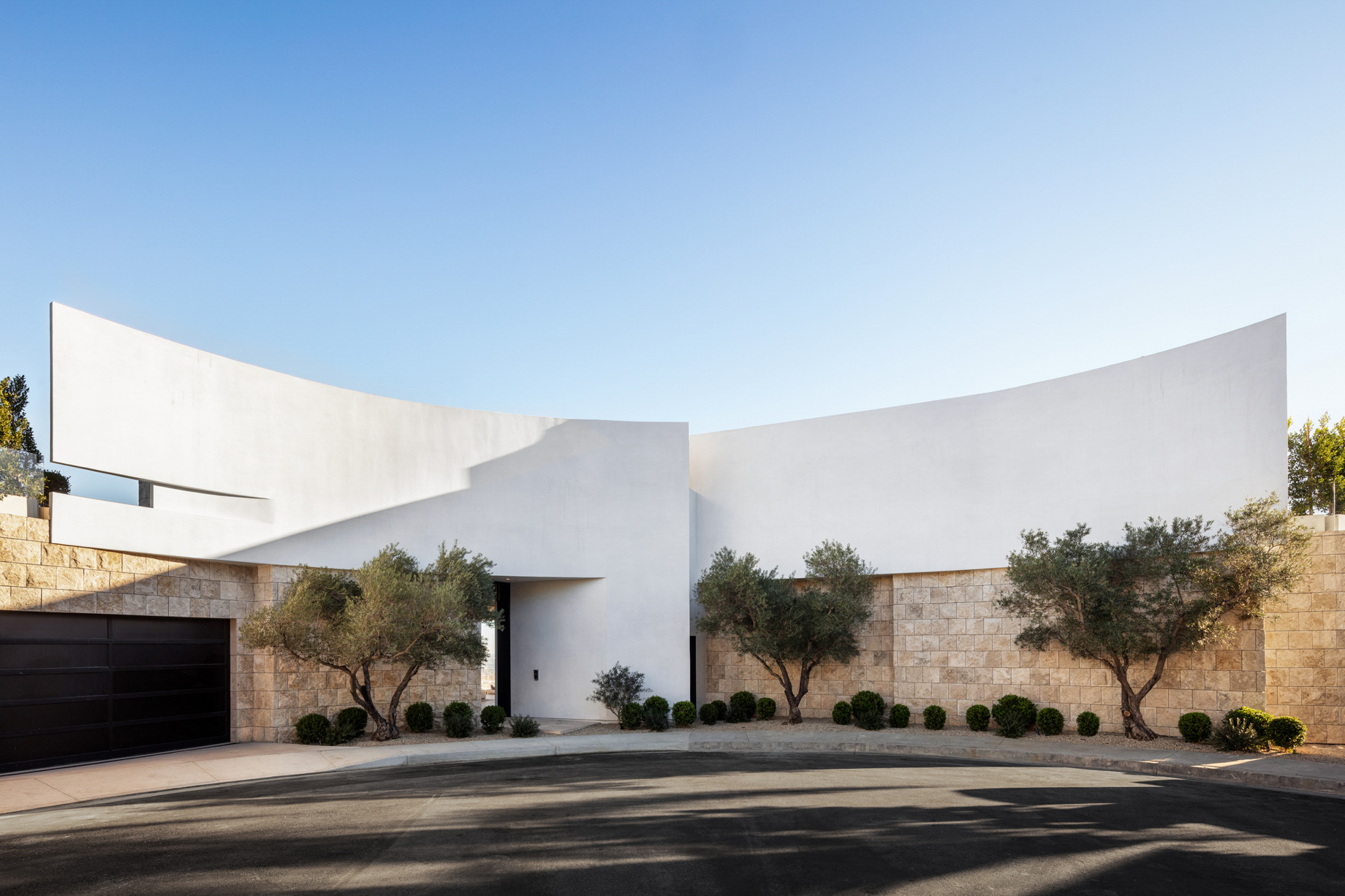 Bellgave Modern Organic Jewel Box-Like Contemporary Home – Los Angeles, CA, USA – 2
