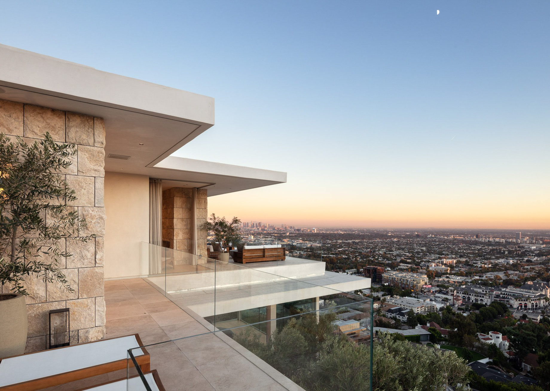 Bellgave Modern Organic Jewel Box-Like Contemporary Home – Los Angeles, CA, USA – 24