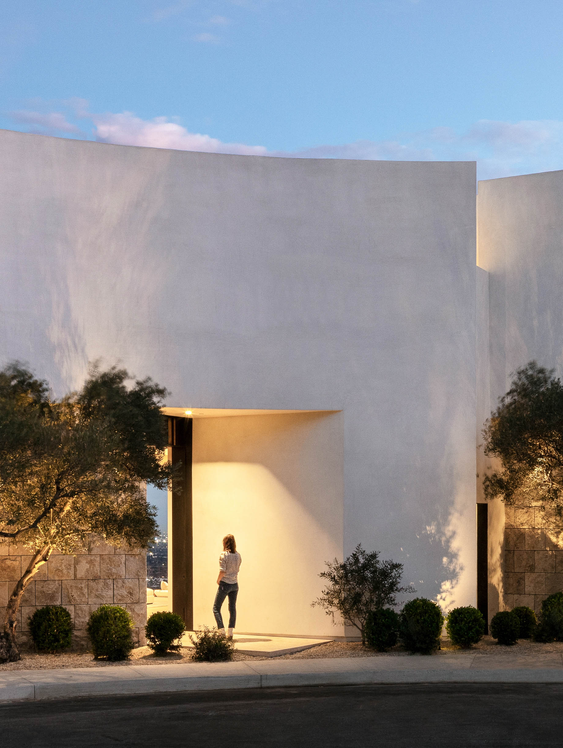 Bellgave Modern Organic Jewel Box-Like Contemporary Home – Los Angeles, CA, USA – 3